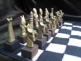 Шахматы из бронзы, малые, с деревянной подставкой в магазине подарков Легенды Сибири